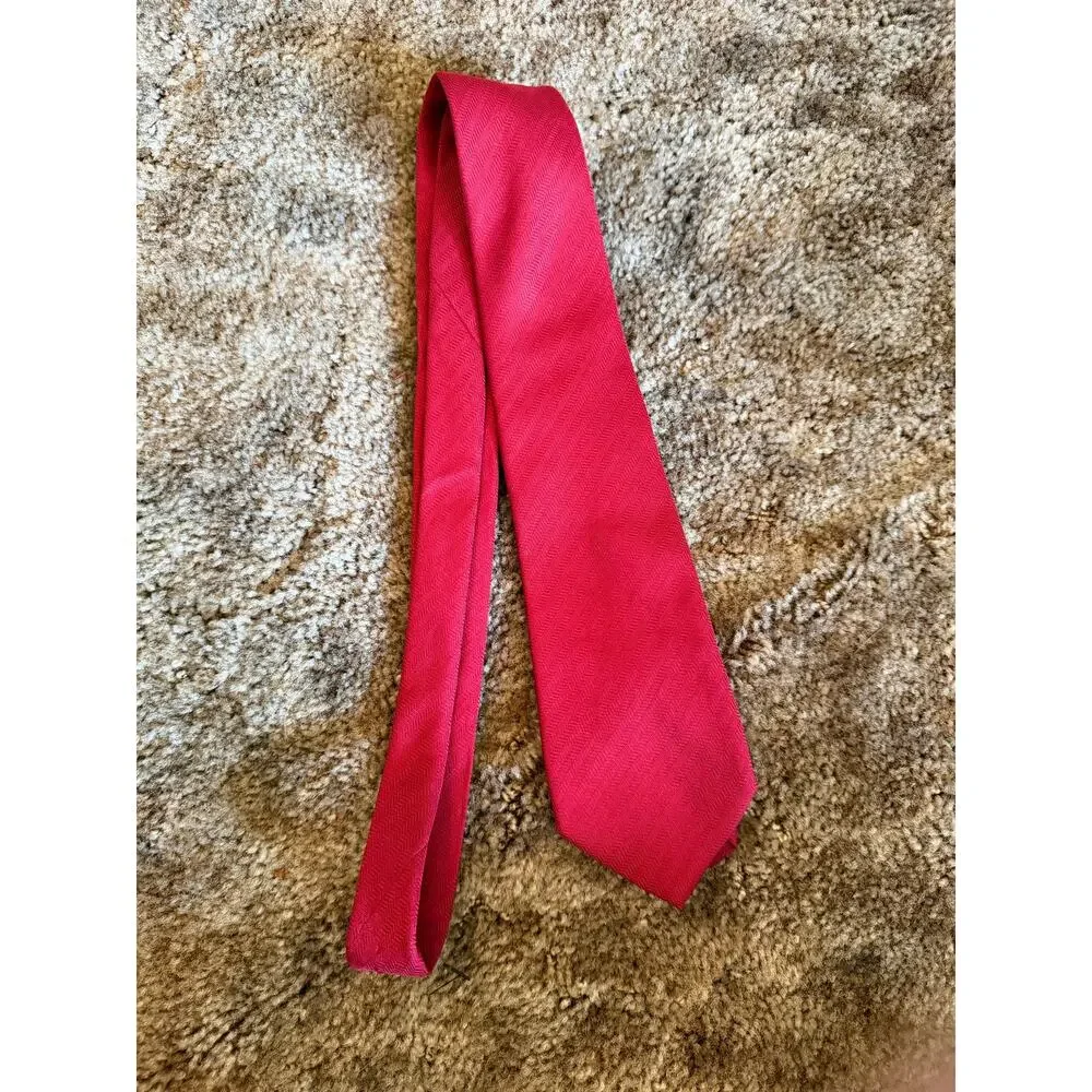 Vintage Yves Saint Laurent Luxury Red Micro-Herringbone Silk Tie Made in Italy